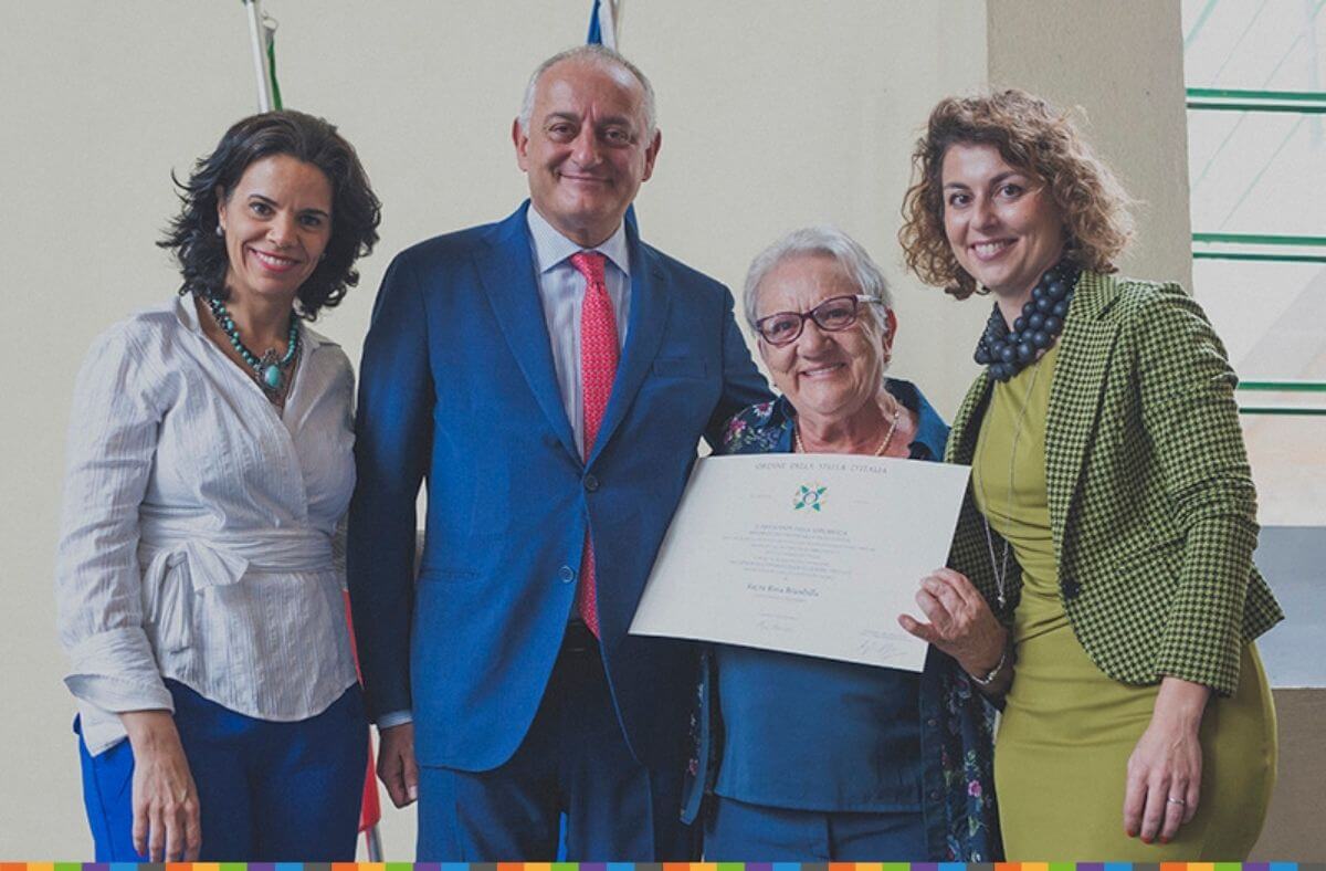 Rosa è insignita del grado di Grande Ufficiale dell’Ordine della Stella d’Italia